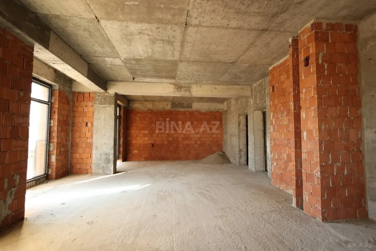 Satılır 3 otaqlı mənzil 174.4 m²