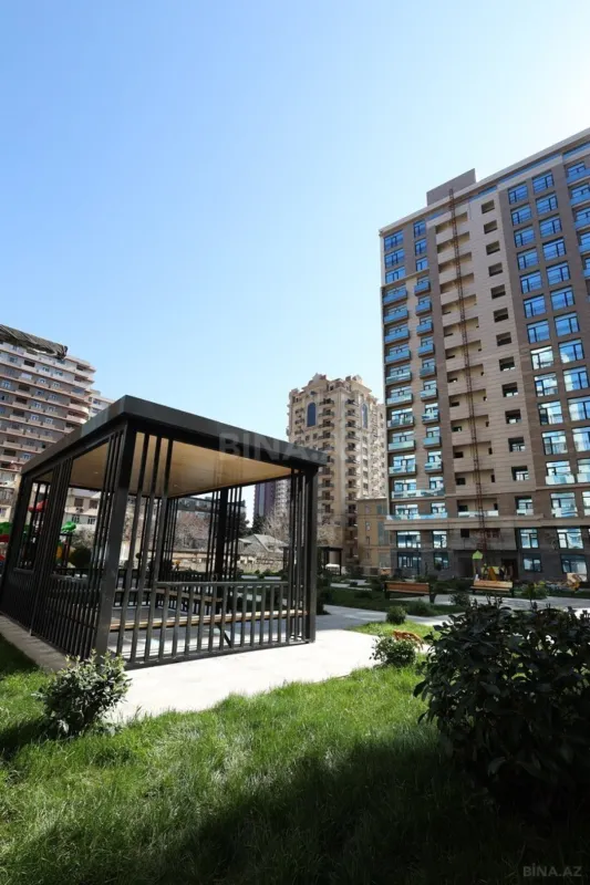 Satılır 3 otaqlı mənzil 174.4 m²