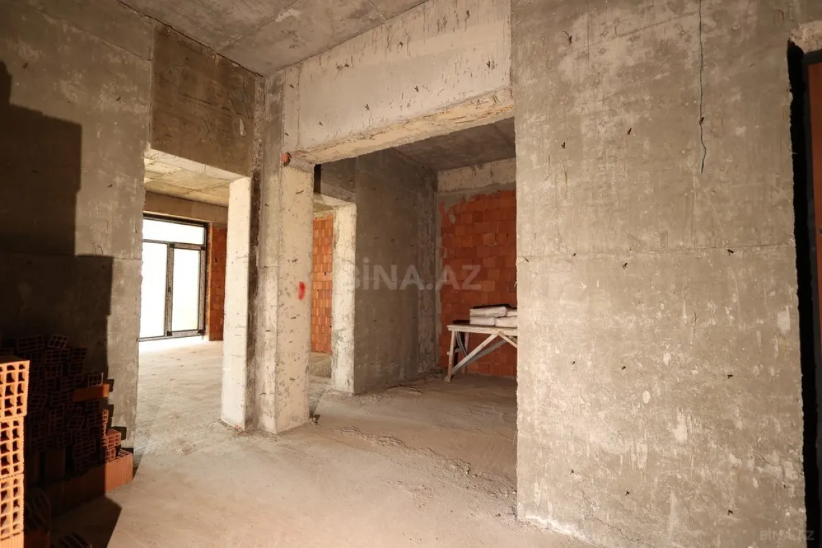 Satılır 3 otaqlı mənzil 174.4 m²