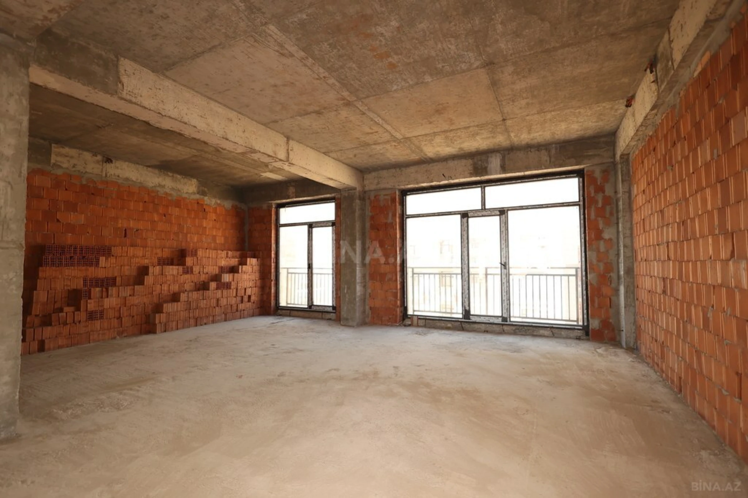 Satılır 3 otaqlı mənzil 174.4 m²
