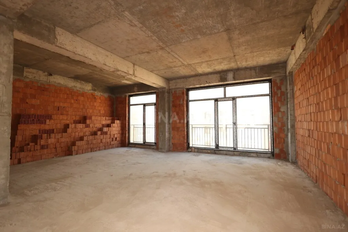 Satılır 3 otaqlı mənzil 174.4 m²
