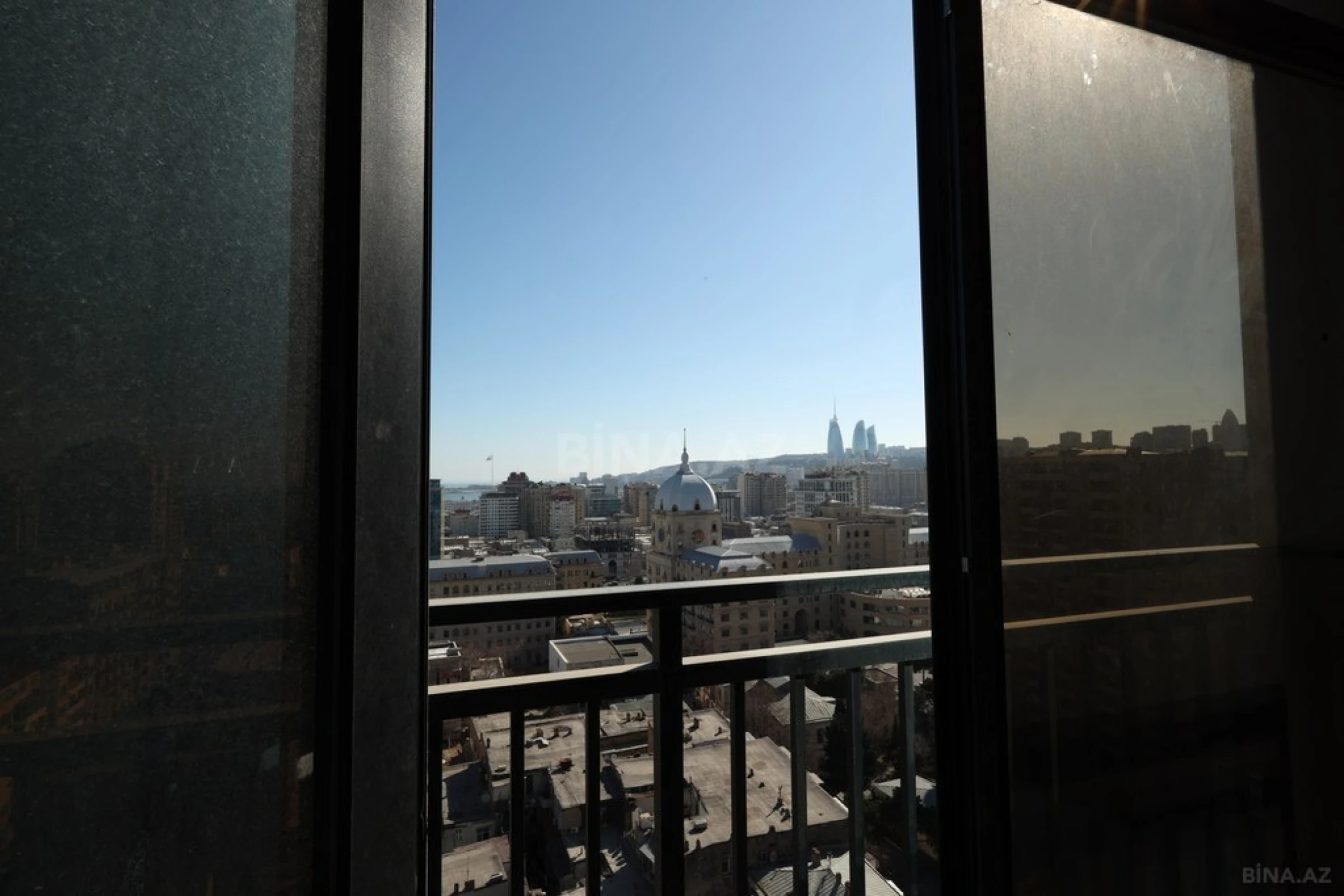 Satılır 3 otaqlı mənzil 174.4 m²