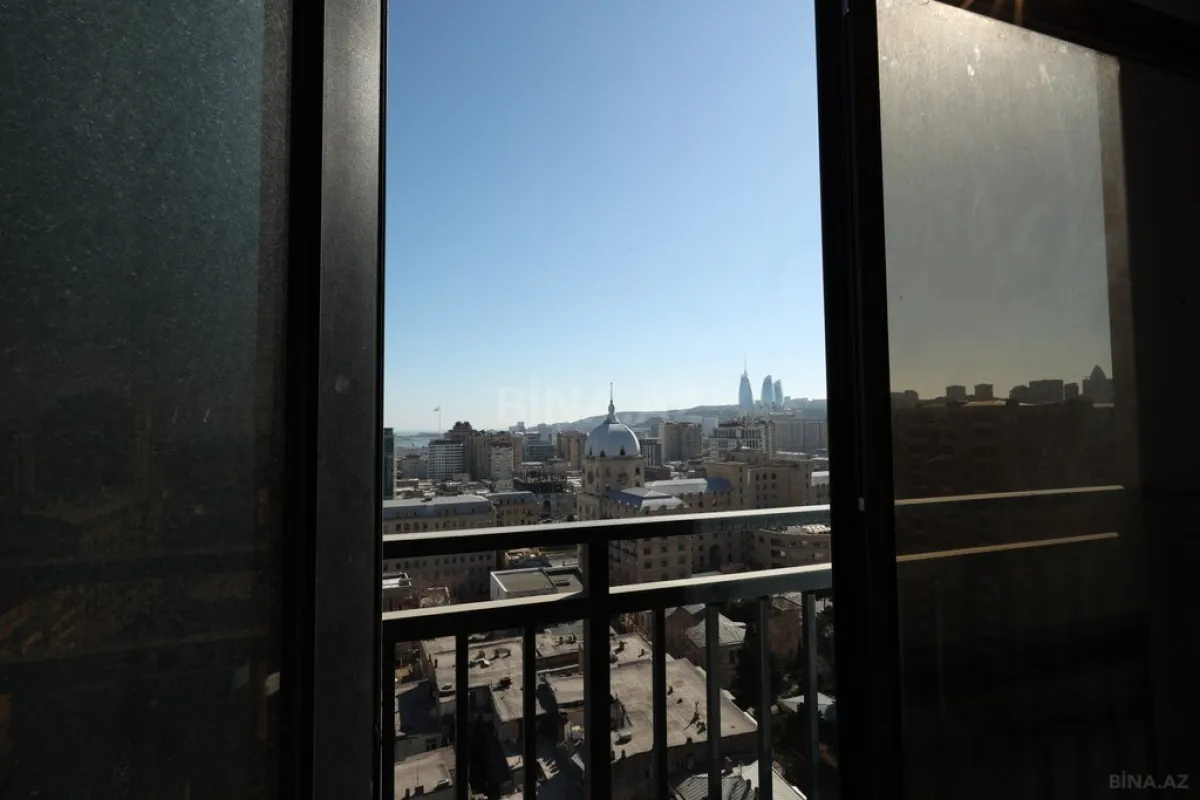 Satılır 3 otaqlı mənzil 174.4 m²