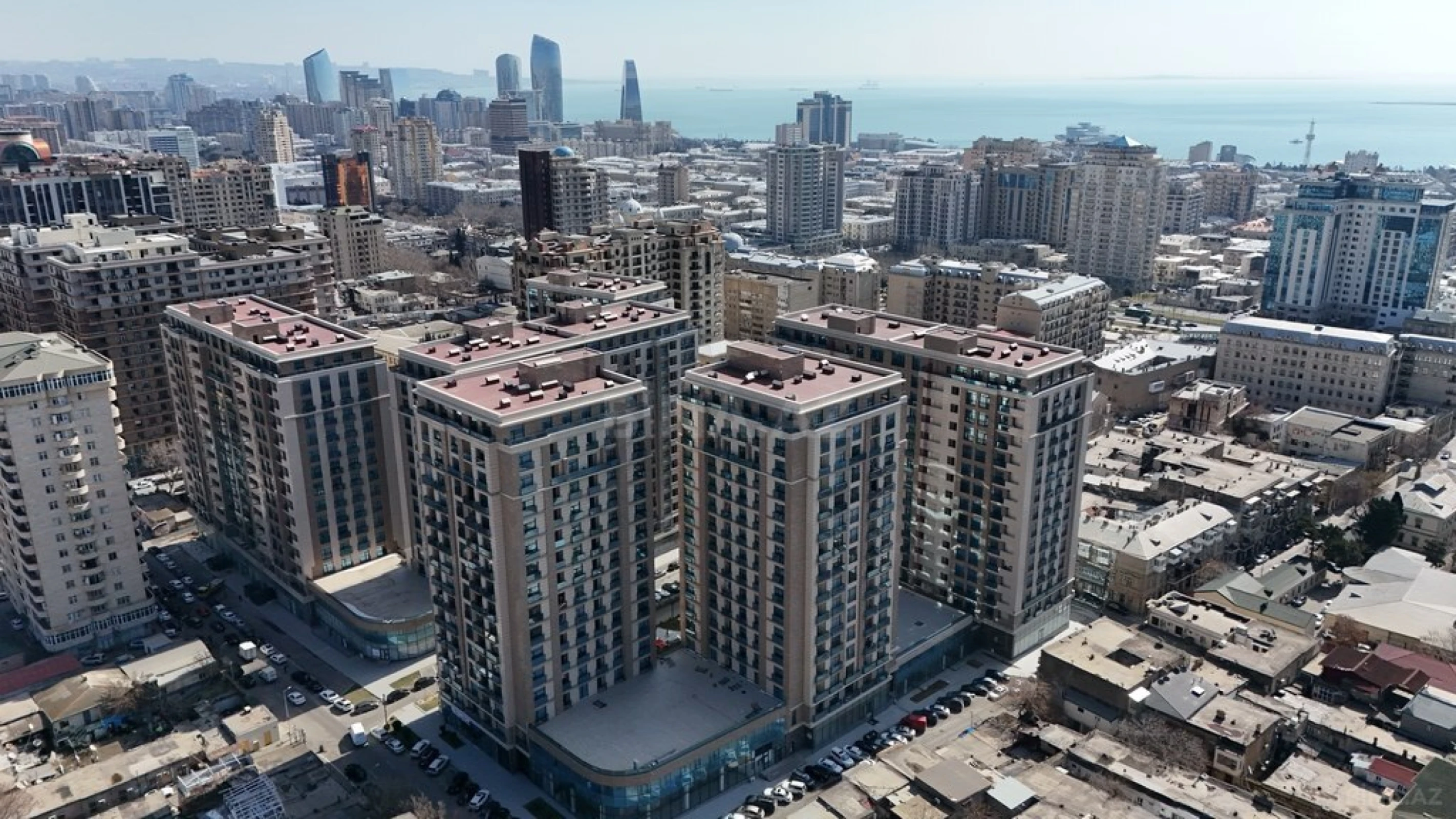 Satılır 3 otaqlı mənzil 174.4 m²