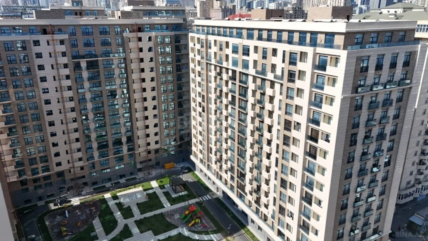 Satılır 3 otaqlı mənzil 174.4 m²