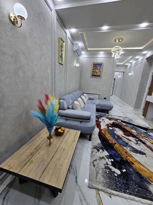 Kirayə verilir 2 otaqlı mənzil 95 m²
