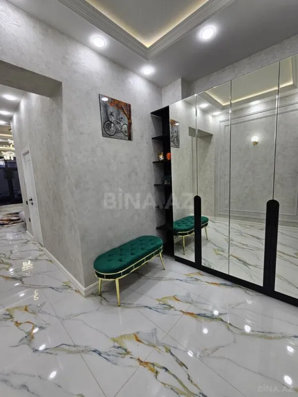 Kirayə verilir 2 otaqlı mənzil 95 m²