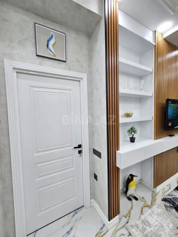 Kirayə verilir 2 otaqlı mənzil 95 m²