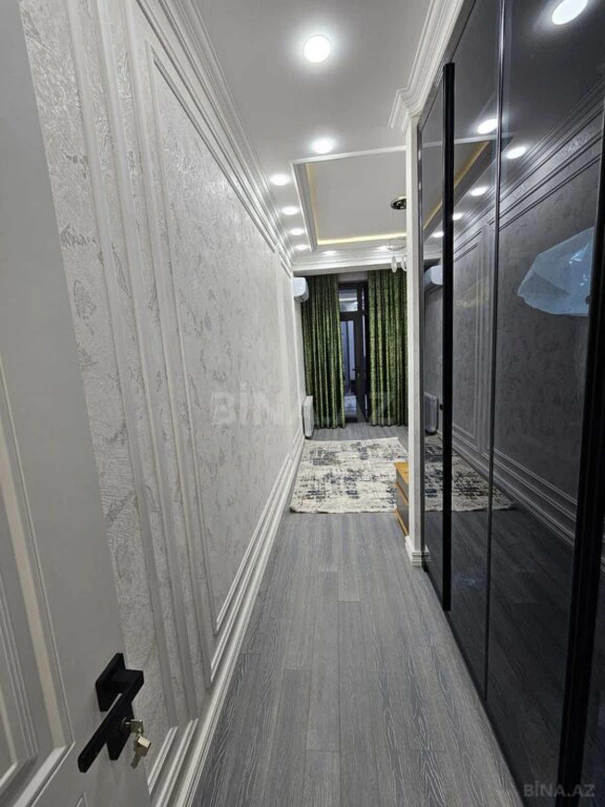 Kirayə verilir 2 otaqlı mənzil 95 m²