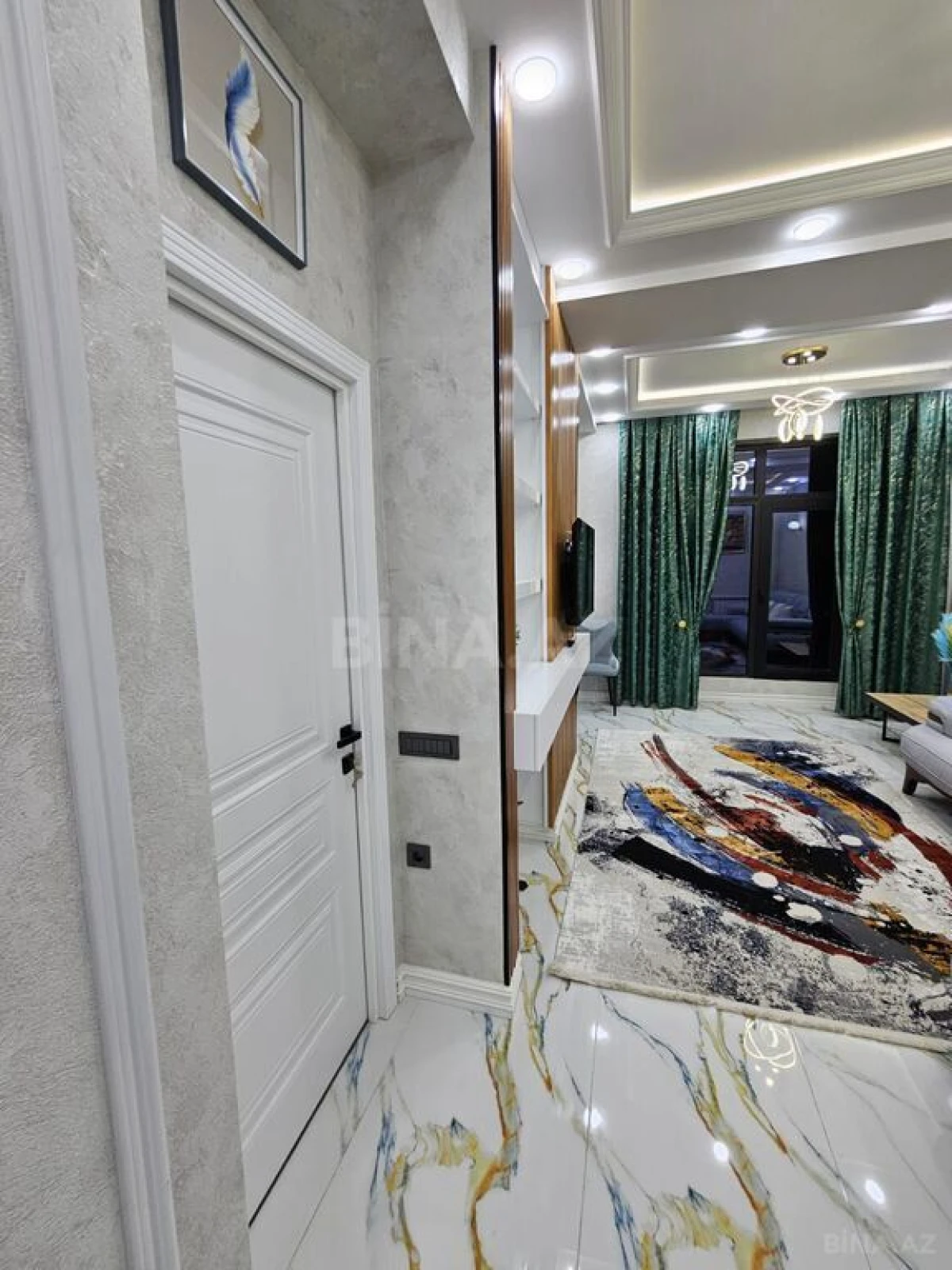 Kirayə verilir 2 otaqlı mənzil 95 m²