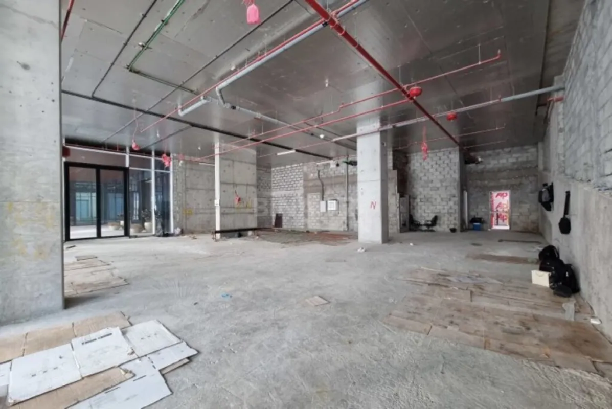 Satılır obyekt 350 m²