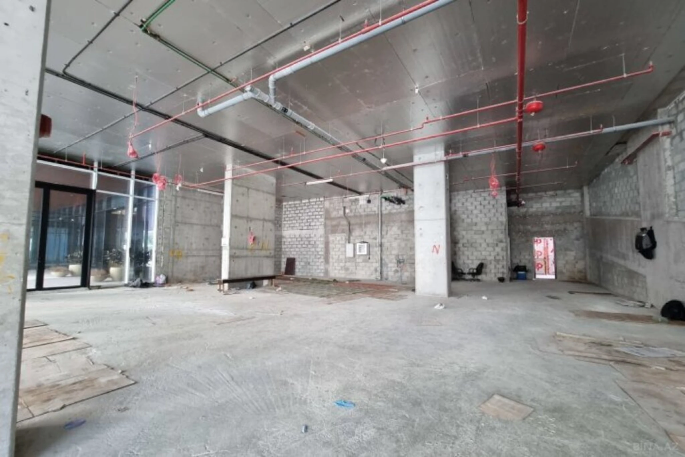 Satılır obyekt 350 m²