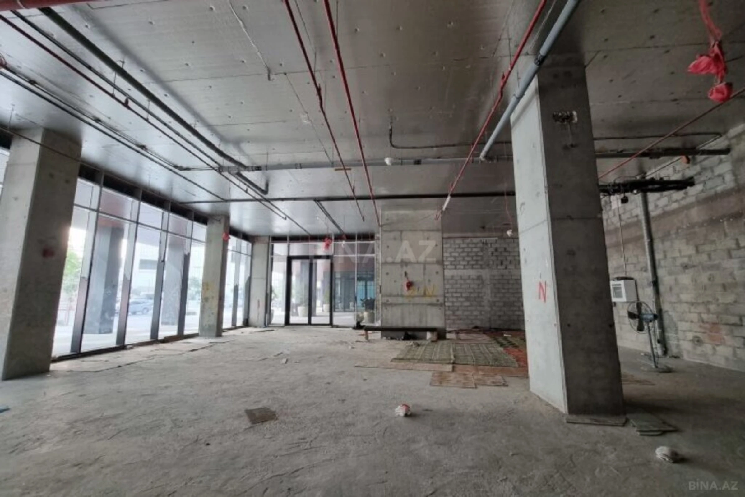 Satılır obyekt 350 m²