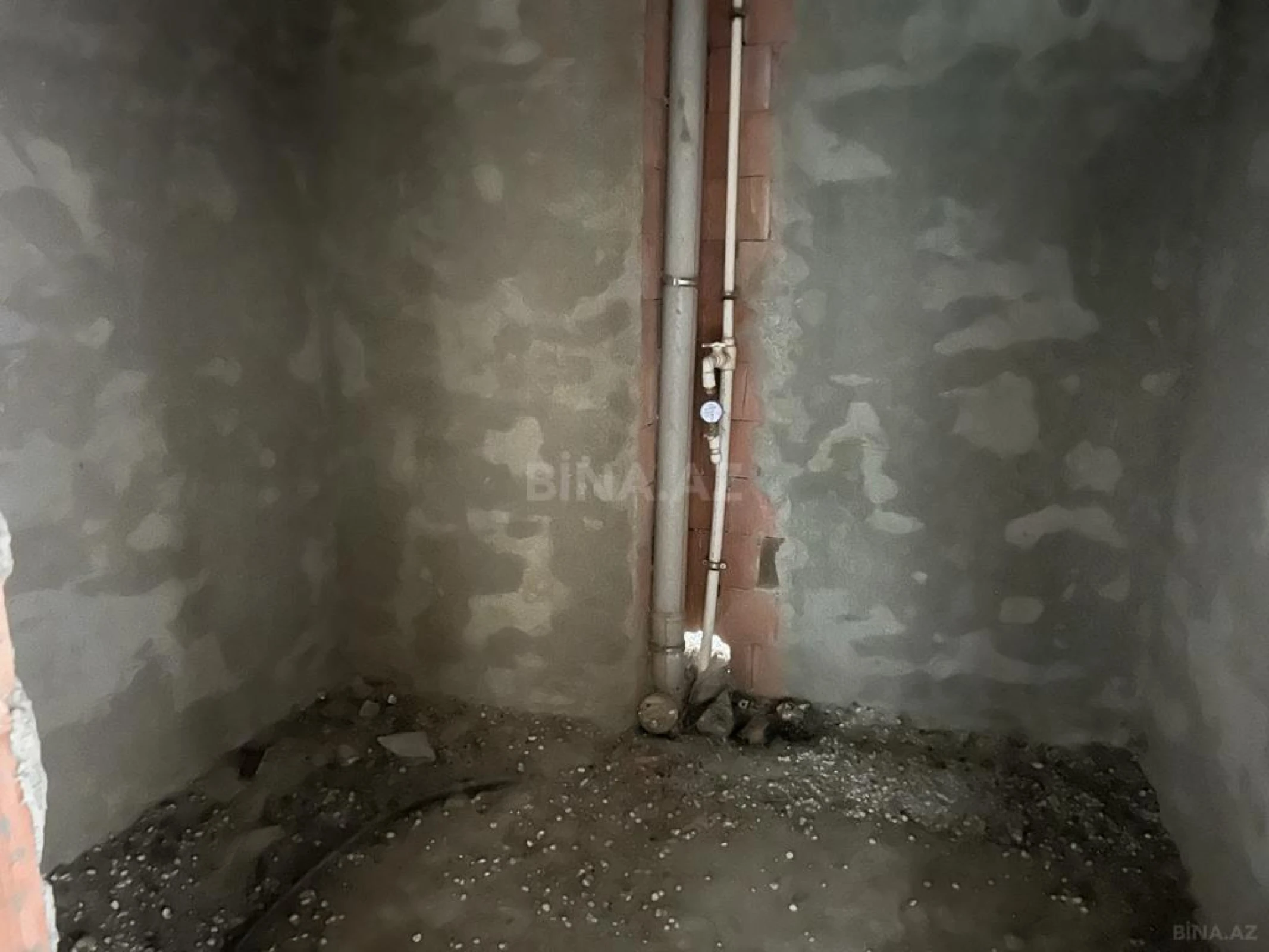 Satılır 4 otaqlı mənzil 181 m²