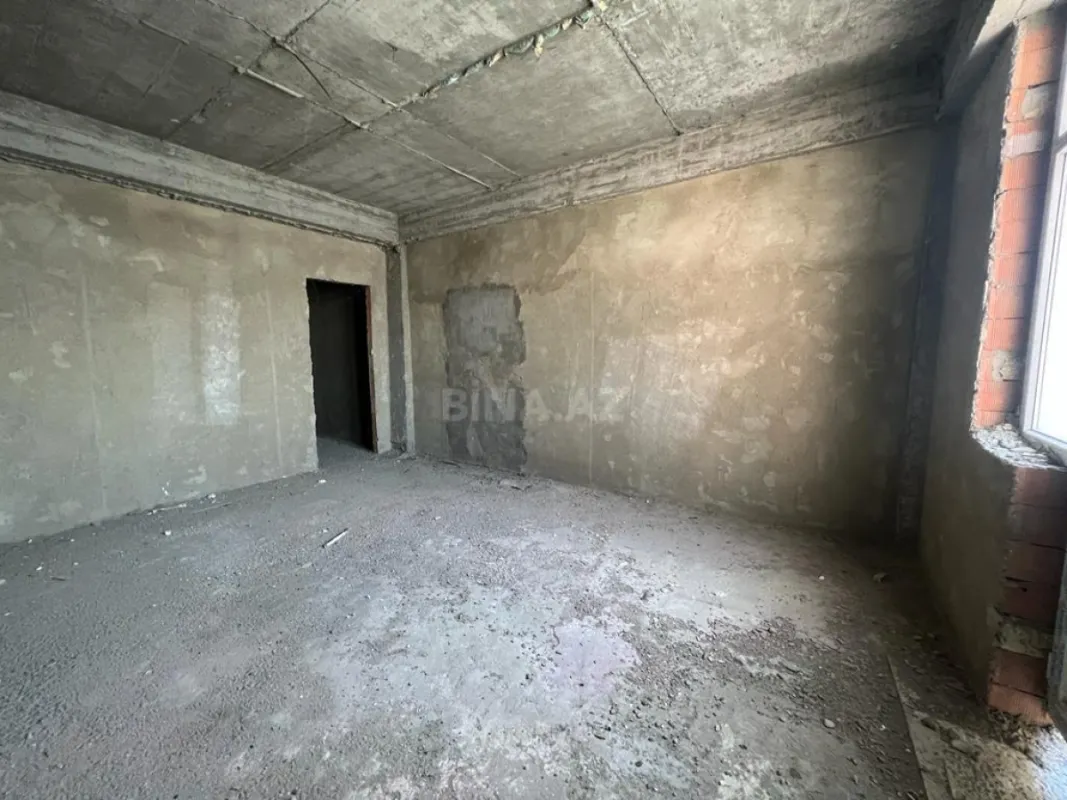 Satılır 4 otaqlı mənzil 181 m²