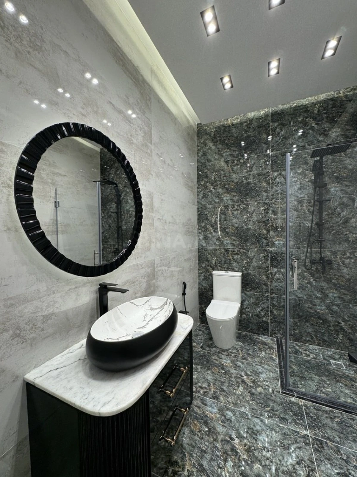 Satılır 4 otaqlı həyət evi 200 m²