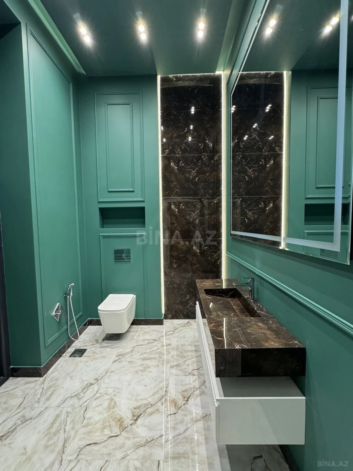 Satılır 4 otaqlı həyət evi 200 m²