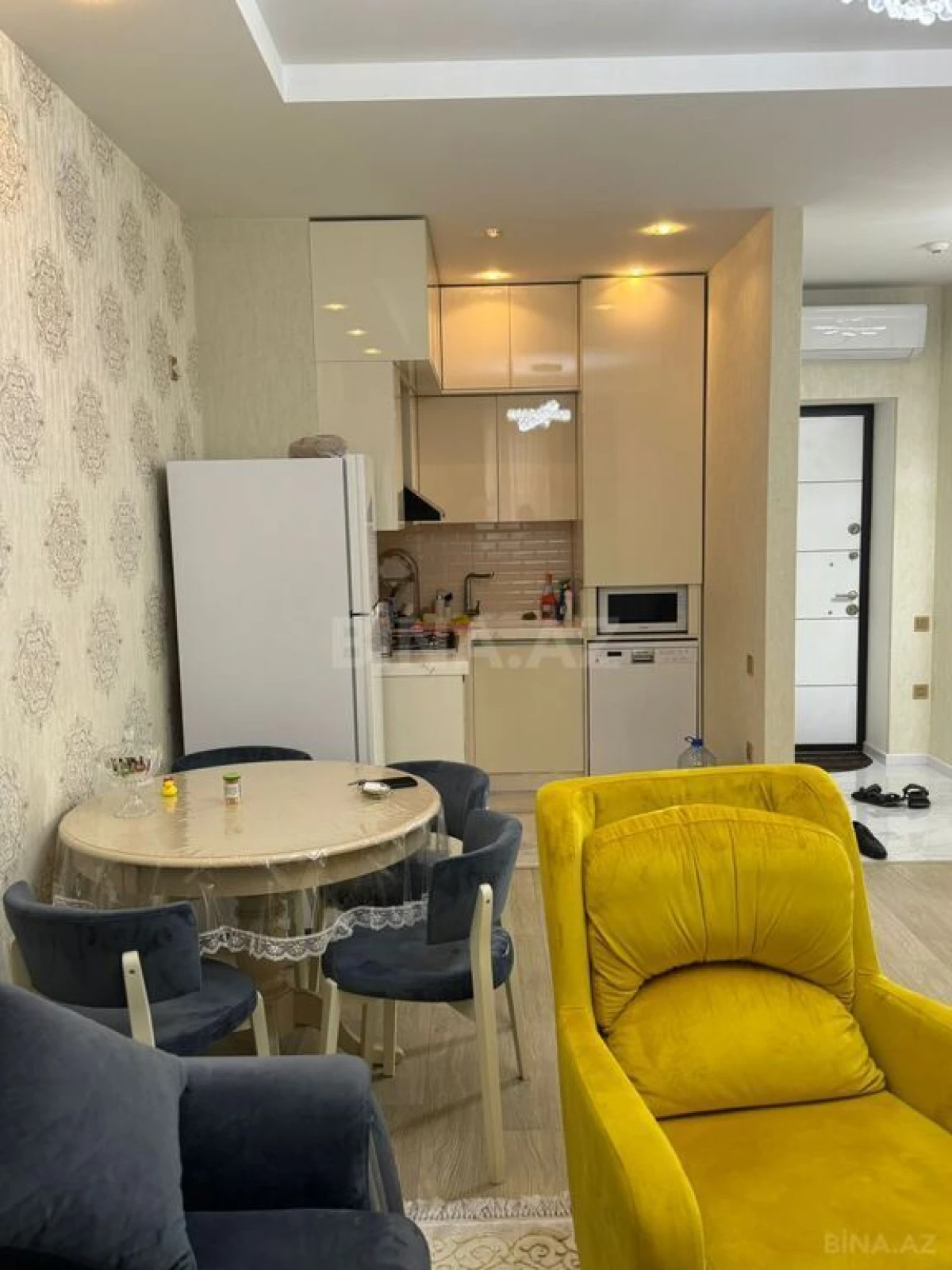 Kirayə verilir 2 otaqlı mənzil 70 m²