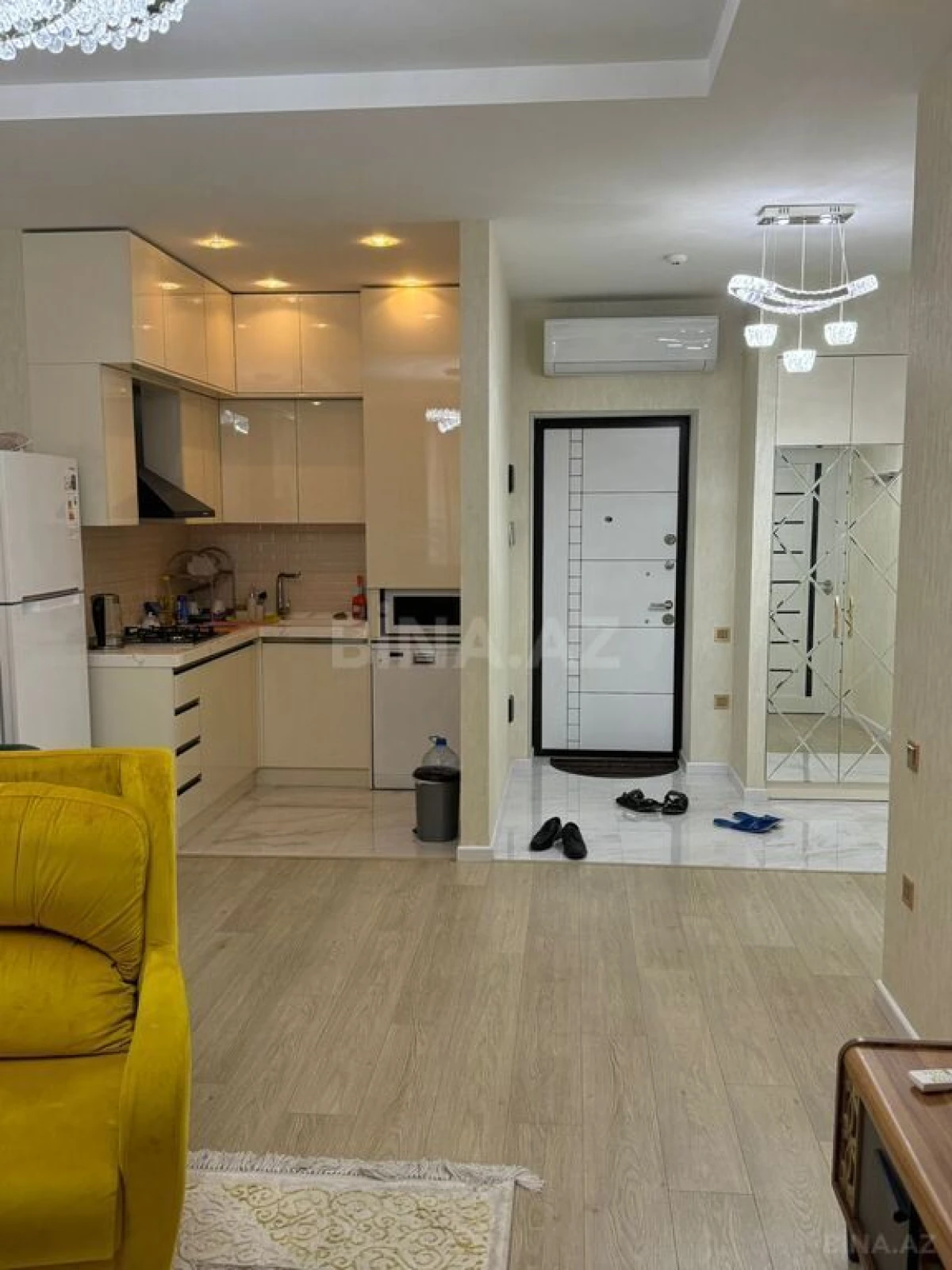 Kirayə verilir 2 otaqlı mənzil 70 m²