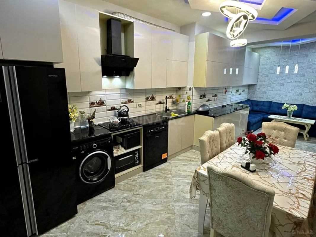 Satılır 2 otaqlı mənzil 105 m²