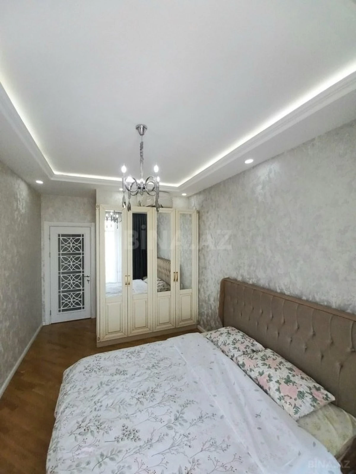 Kirayə verilir 2 otaqlı mənzil 65 m²