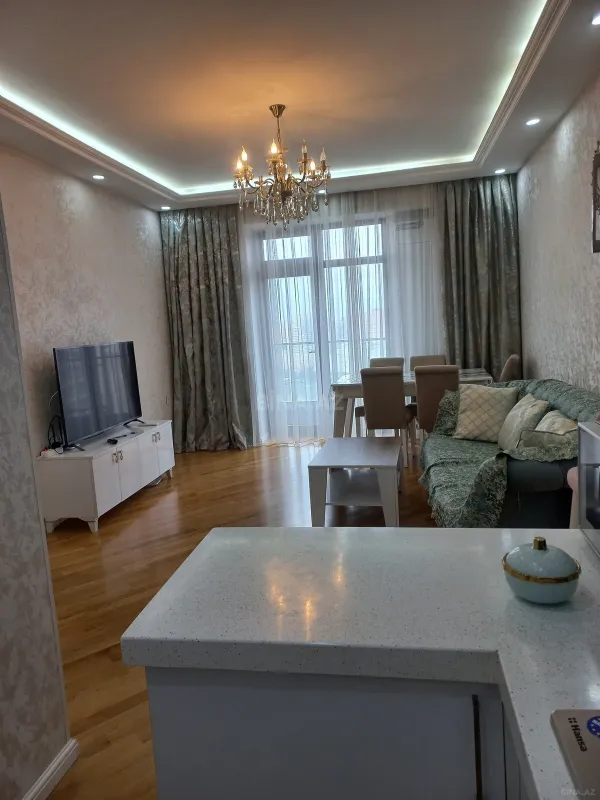 Kirayə verilir 2 otaqlı mənzil 65 m²