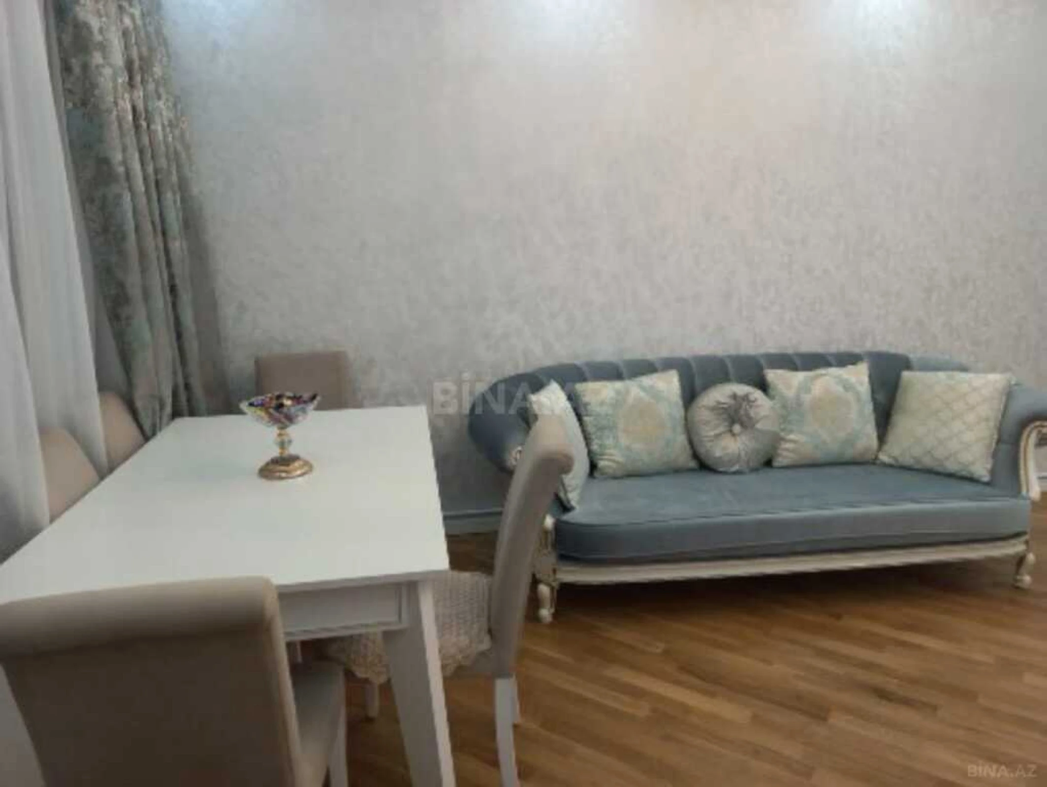 Kirayə verilir 2 otaqlı mənzil 65 m²