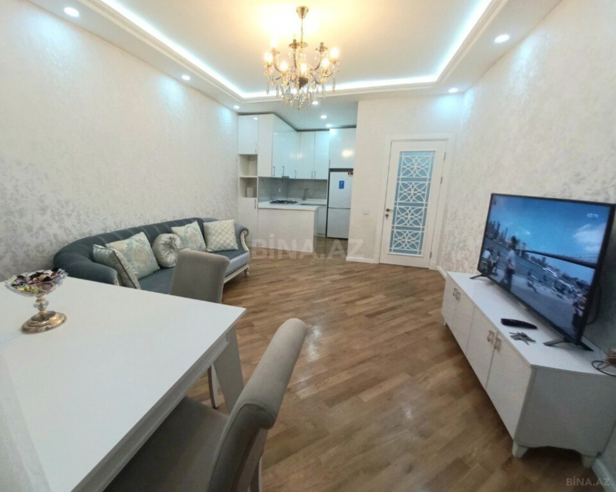 Kirayə verilir 2 otaqlı mənzil 65 m²