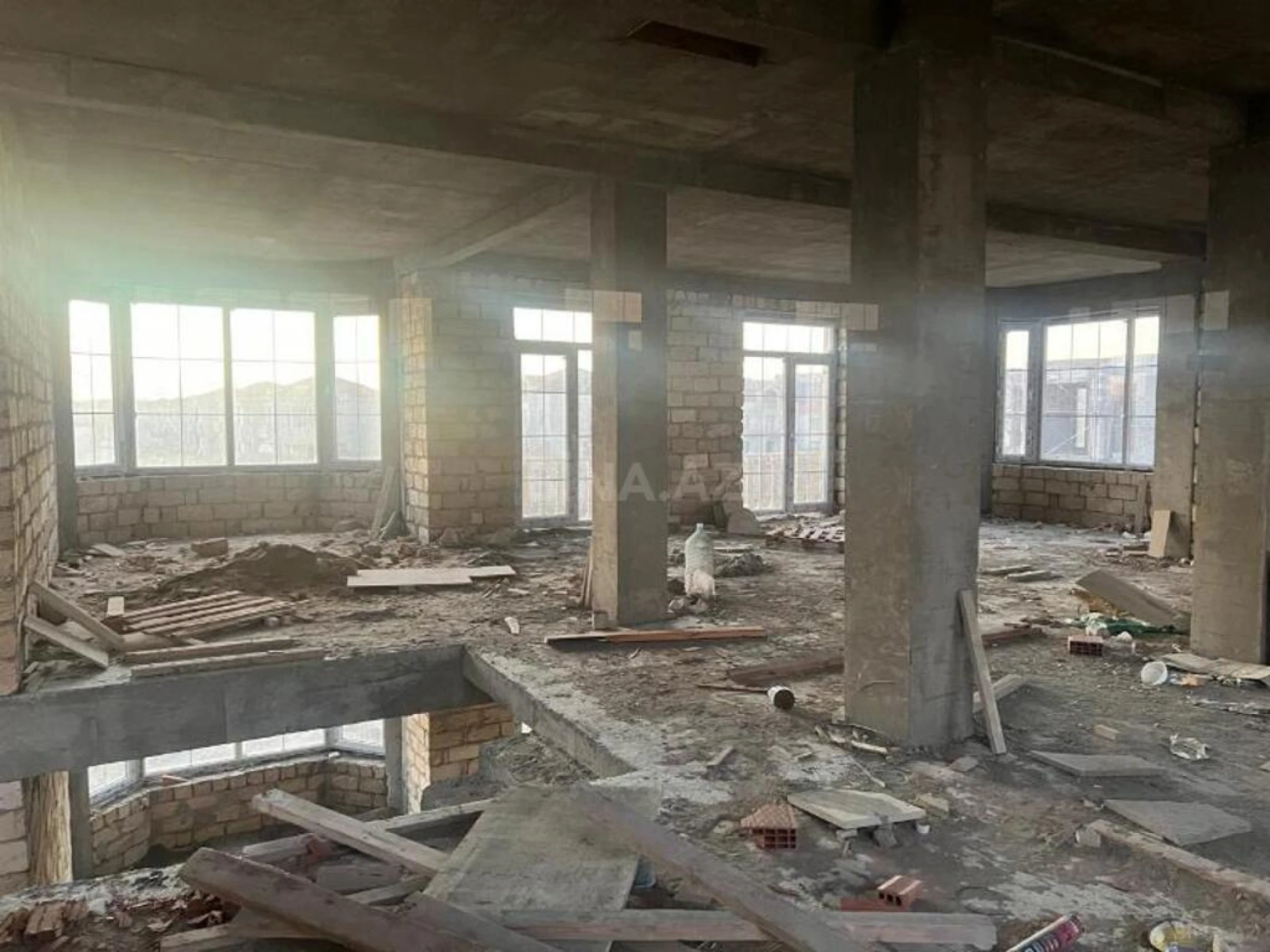 Satılır 6 otaqlı həyət evi 320 m²