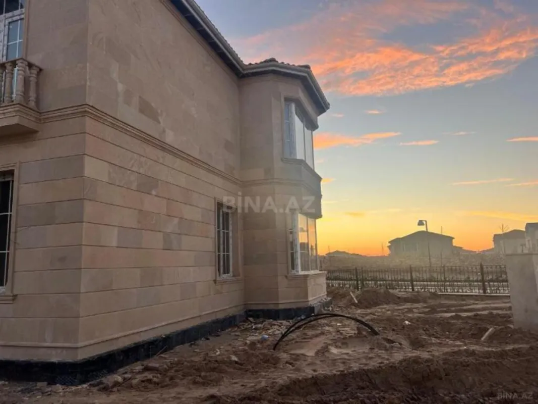 Satılır 6 otaqlı həyət evi 320 m²