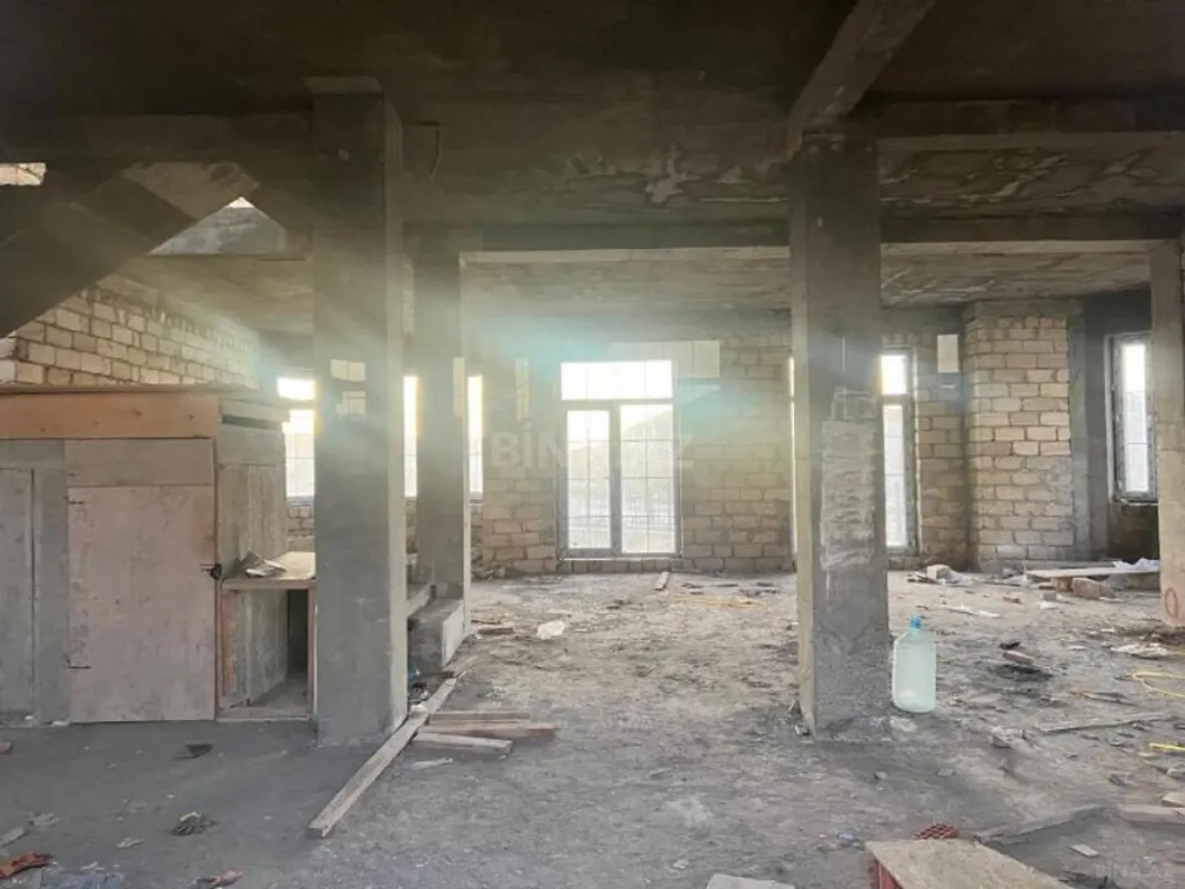 Satılır 6 otaqlı həyət evi 320 m²