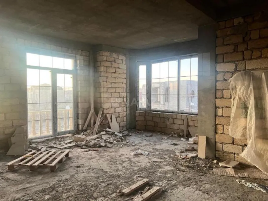 Satılır 6 otaqlı həyət evi 320 m²