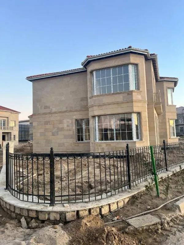 Satılır 6 otaqlı həyət evi 320 m²