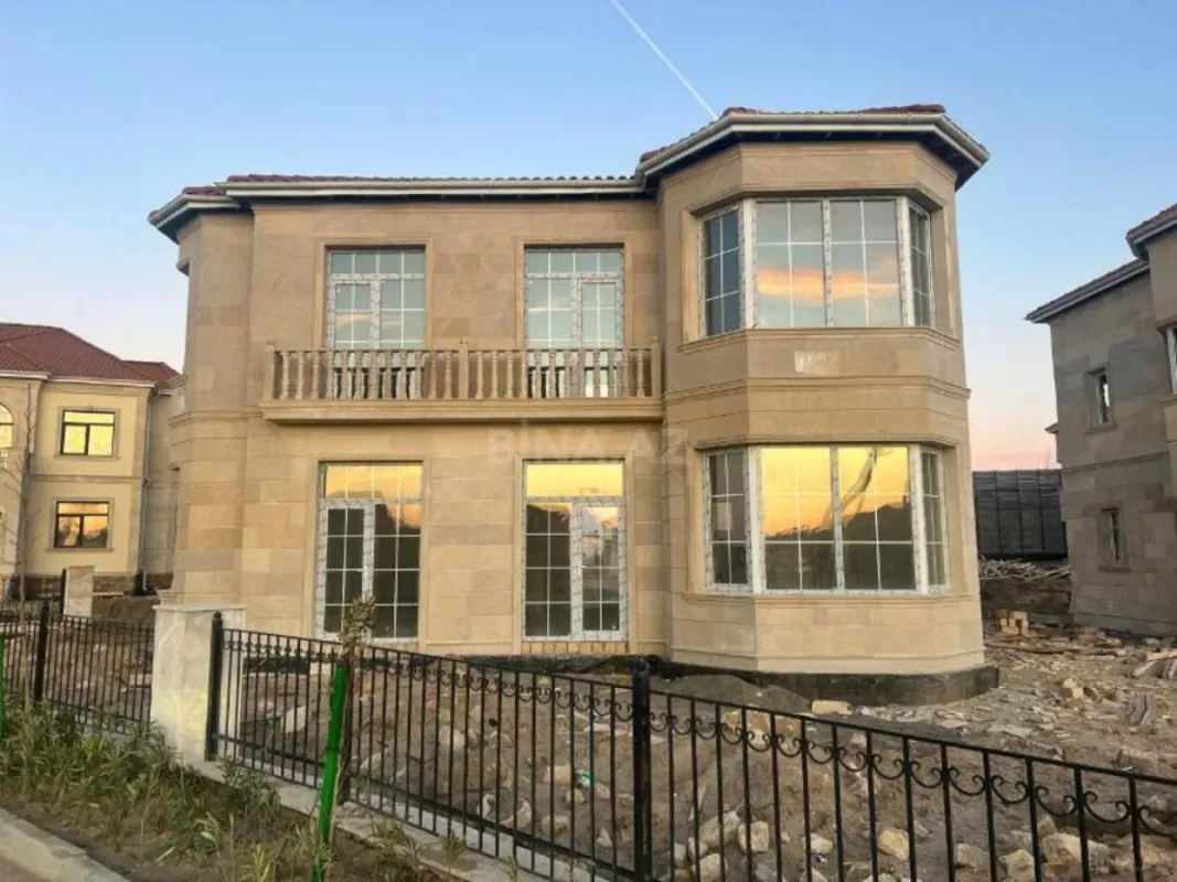 Satılır 6 otaqlı həyət evi 320 m²