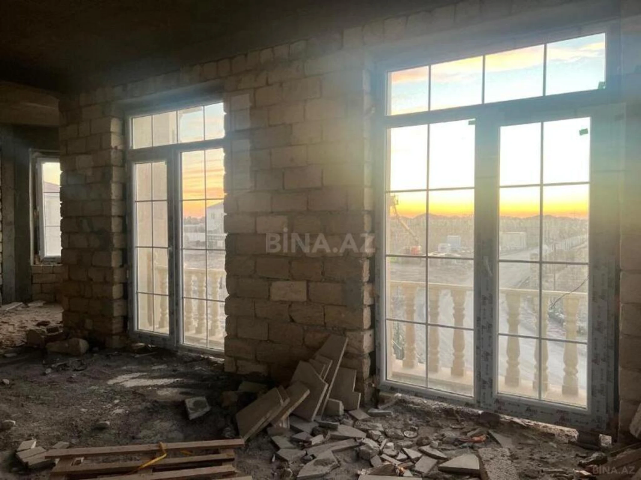 Satılır 6 otaqlı həyət evi 320 m²