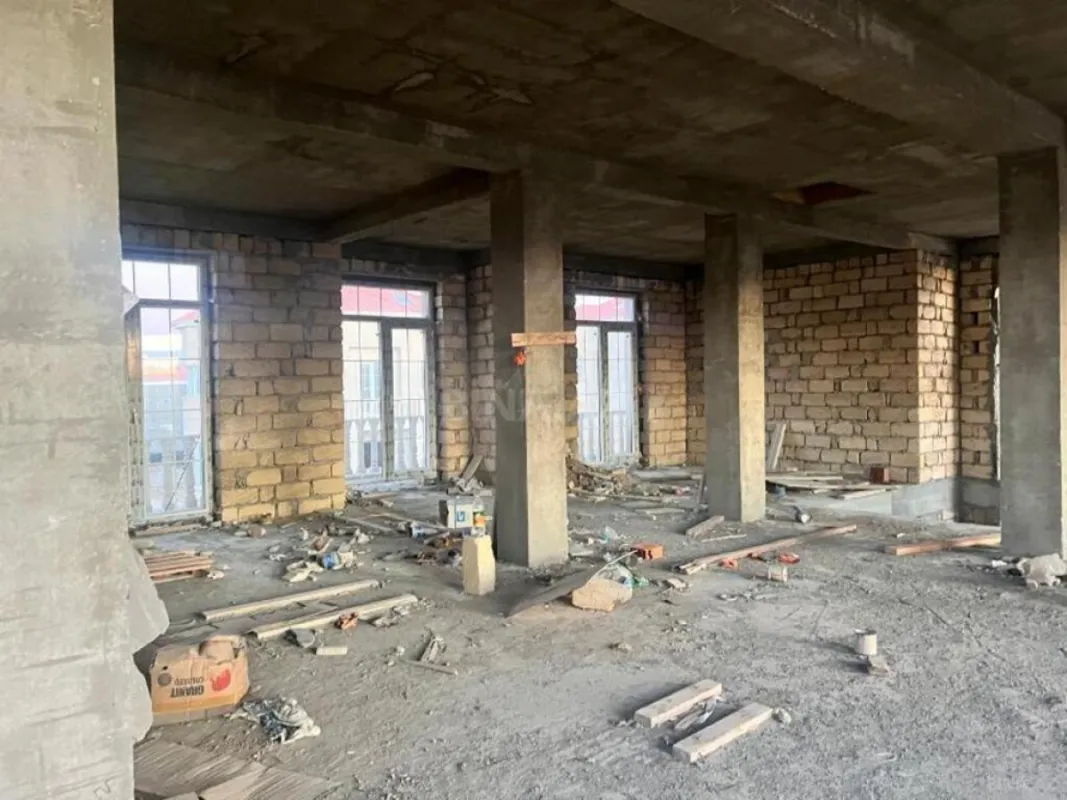 Satılır 6 otaqlı həyət evi 320 m²