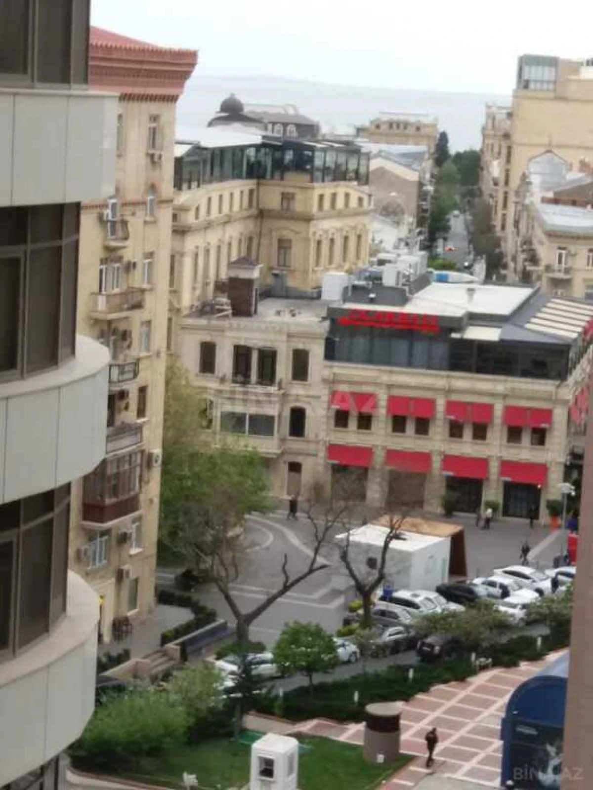 Satılır 3 otaqlı mənzil 137 m²