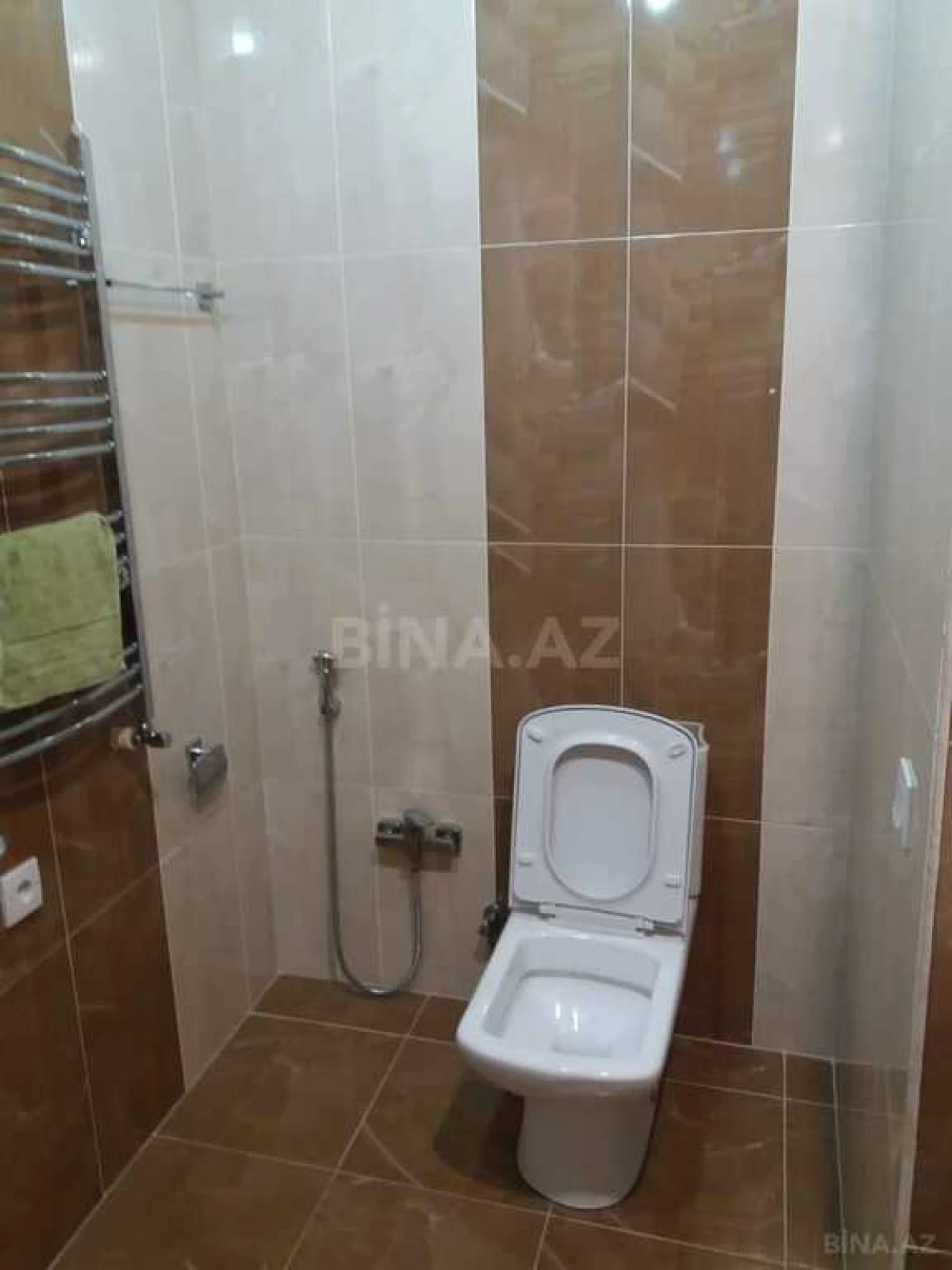 Satılır 3 otaqlı mənzil 137 m²
