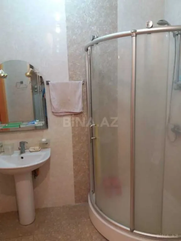 Satılır 3 otaqlı mənzil 137 m²