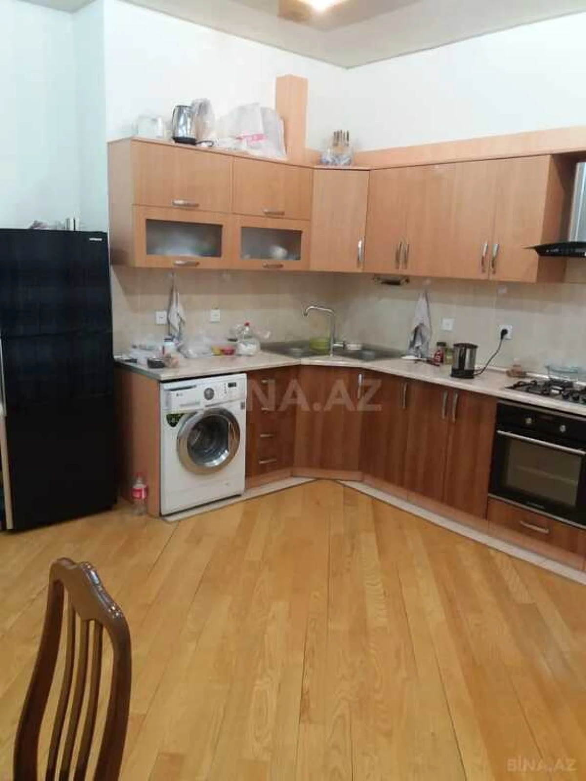 Satılır 3 otaqlı mənzil 137 m²