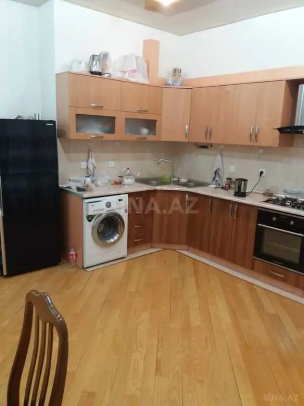 Satılır 3 otaqlı mənzil 137 m²