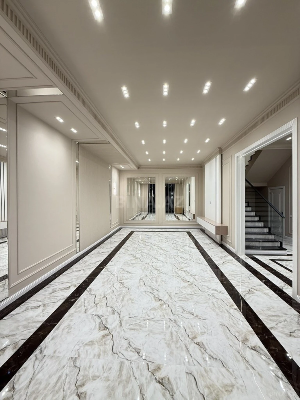 Satılır 4 otaqlı həyət evi 200 m²