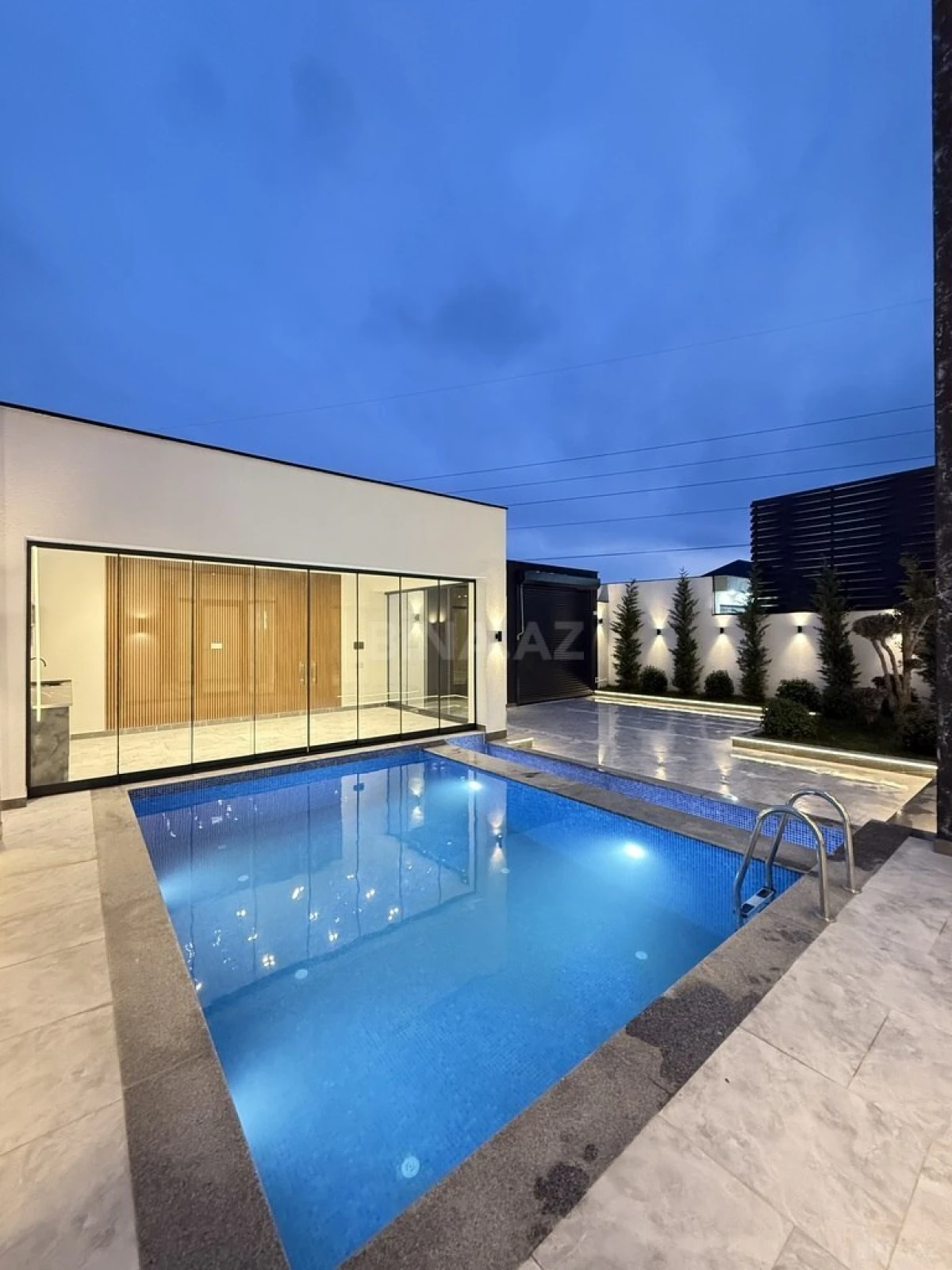 Satılır 4 otaqlı həyət evi 200 m²