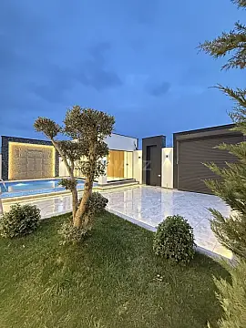 Satılır 4 otaqlı həyət evi 200 m²