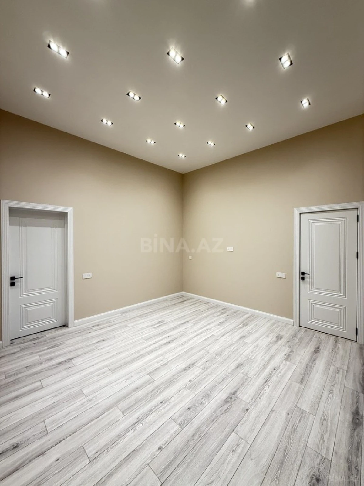 Satılır 4 otaqlı həyət evi 200 m²