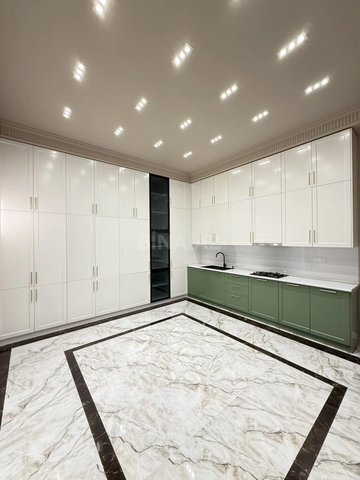 Satılır 4 otaqlı həyət evi 200 m²