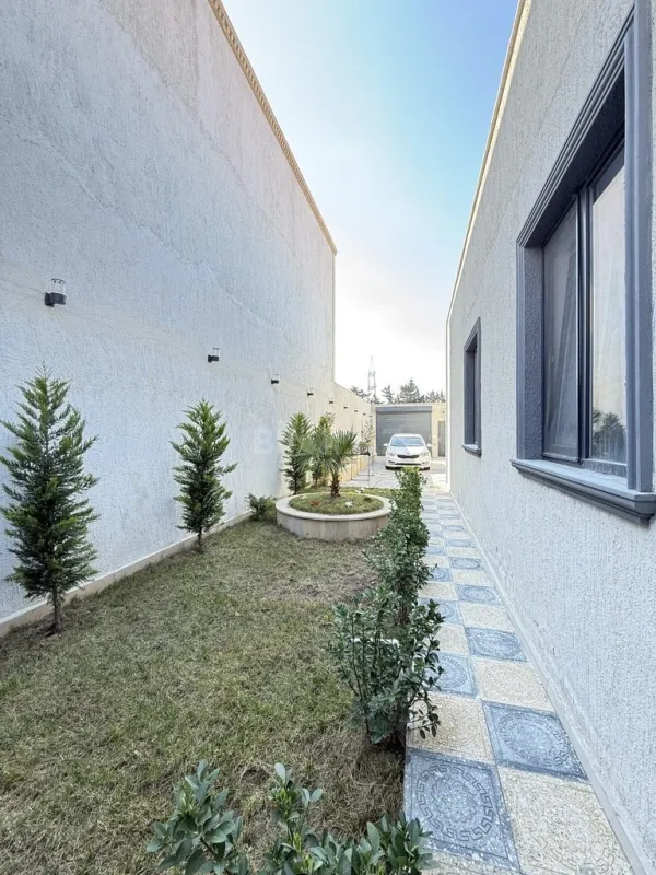Satılır 4 otaqlı həyət evi 130 m²