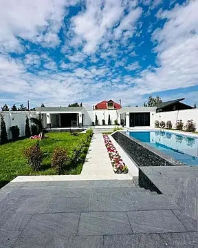 Kirayə verilir 4 otaqlı həyət evi 250 m²