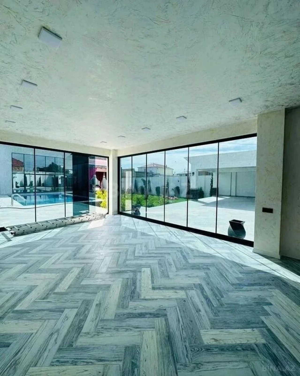 Kirayə verilir 4 otaqlı həyət evi 250 m²