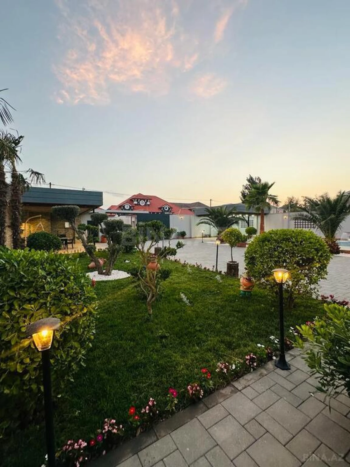 Kirayə verilir 6 otaqlı həyət evi 320 m²